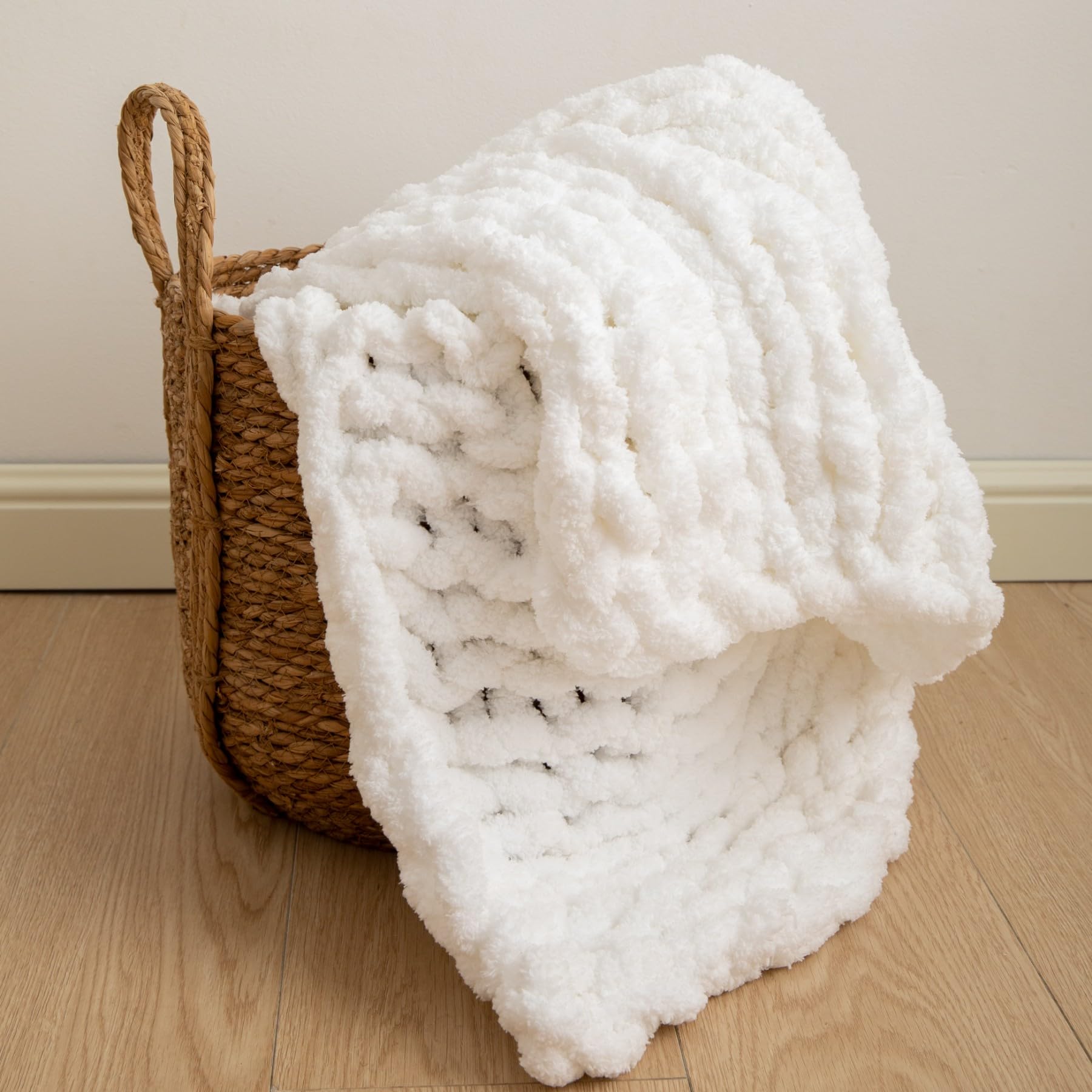 WESHIONGOO Chunky Knit Blanket Throw 40"*40" Knitted Throw Blankets for Couch Bed Fluffy Soft Blanket with Jumbo Chenille Yarn Thick 100% Handmade(Black)