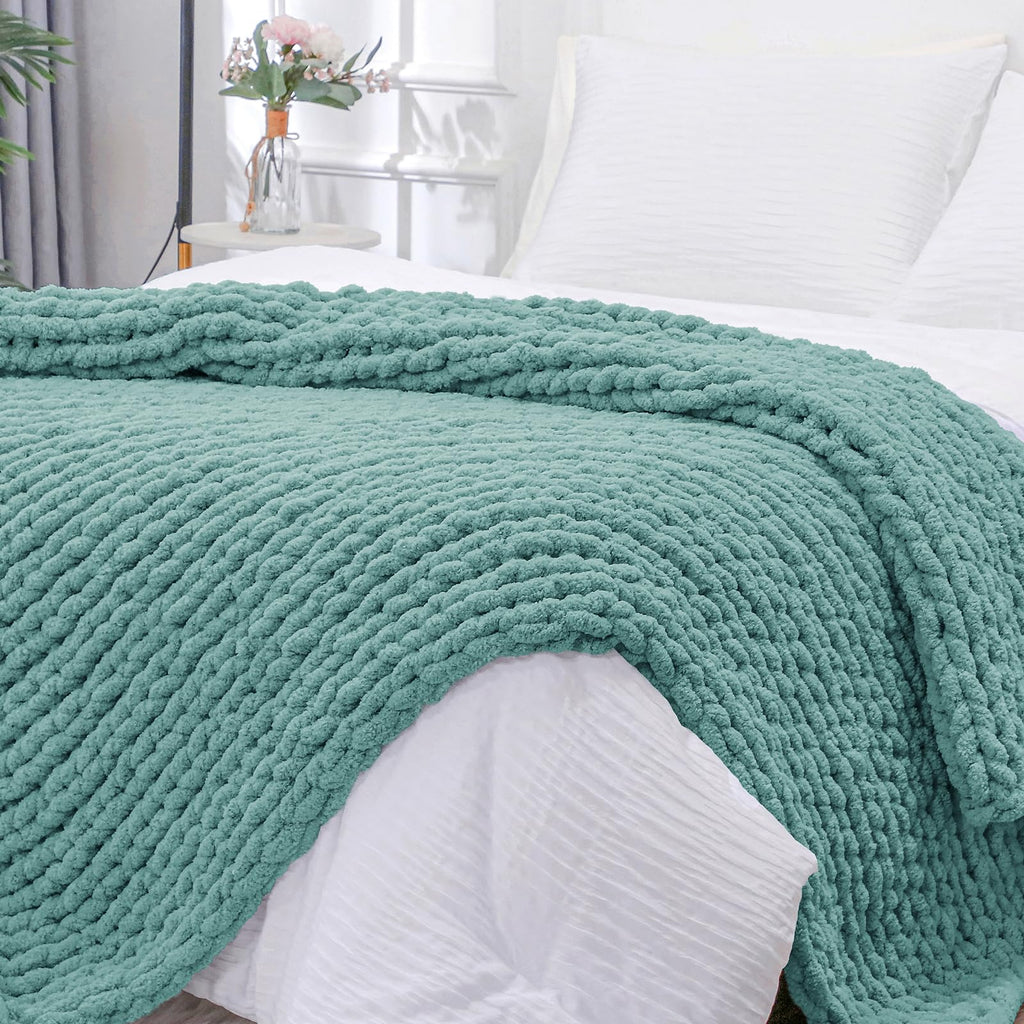 Bigacogo Chunky Knit Throw Blanket for Couch, 40x60 inches, 100% Hand Knitted with Thick Jumbo Chenille Yarn, Cozy Soft Large Rope Knot Cable Crochet Blankets for Sofa Bed Living Room, Beige