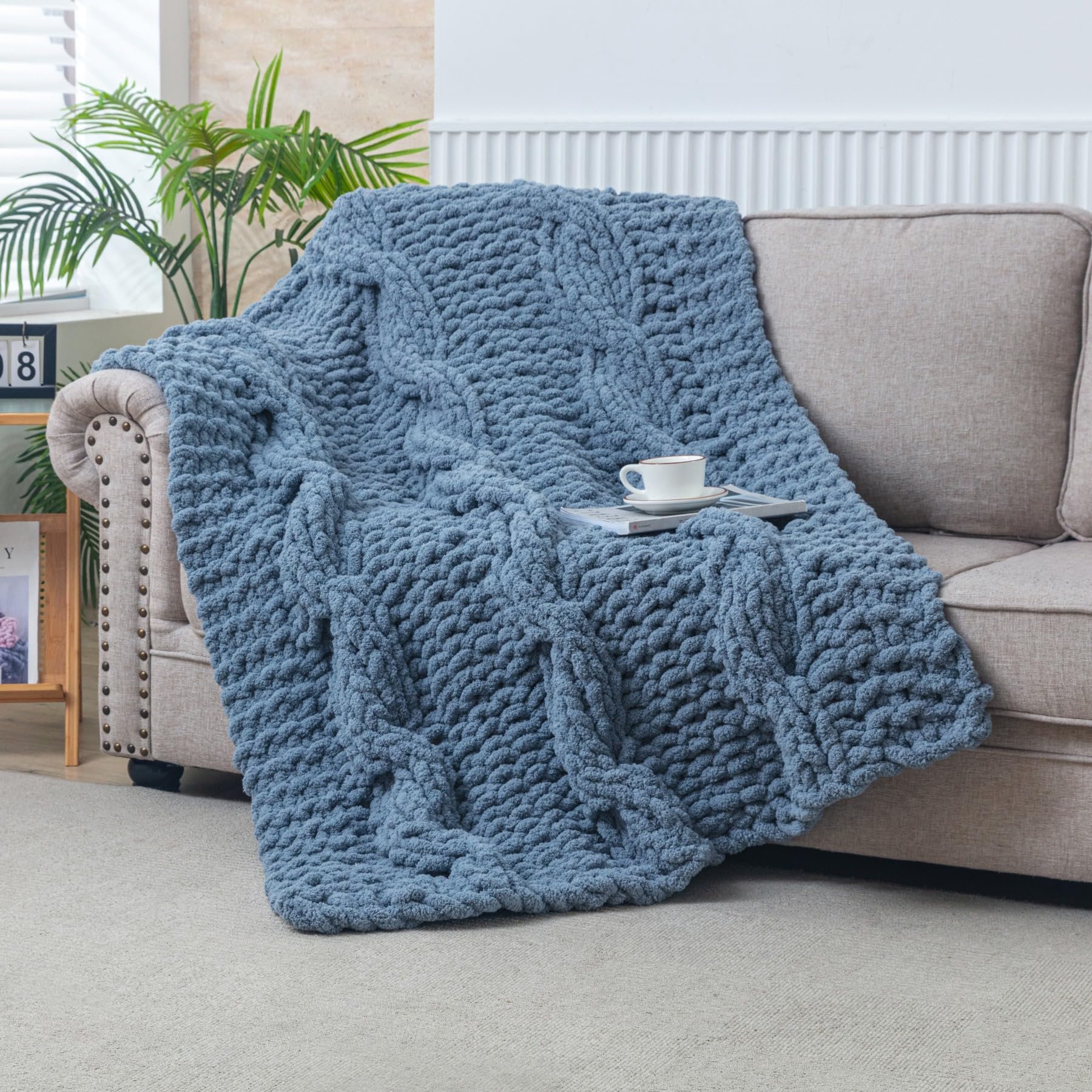 WESHIONGOO Chunky Knit Blanket Throw 40"*40" Knitted Throw Blankets for Couch Bed Fluffy Soft Blanket with Jumbo Chenille Yarn Thick 100% Handmade(Black)