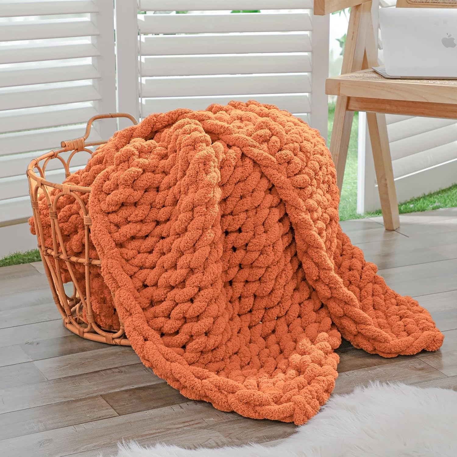 Bigacogo Chunky Knit Throw Blanket for Couch, 40x60 inches, 100% Hand Knitted with Thick Jumbo Chenille Yarn, Cozy Soft Large Rope Knot Cable Crochet Blankets for Sofa Bed Living Room, Beige