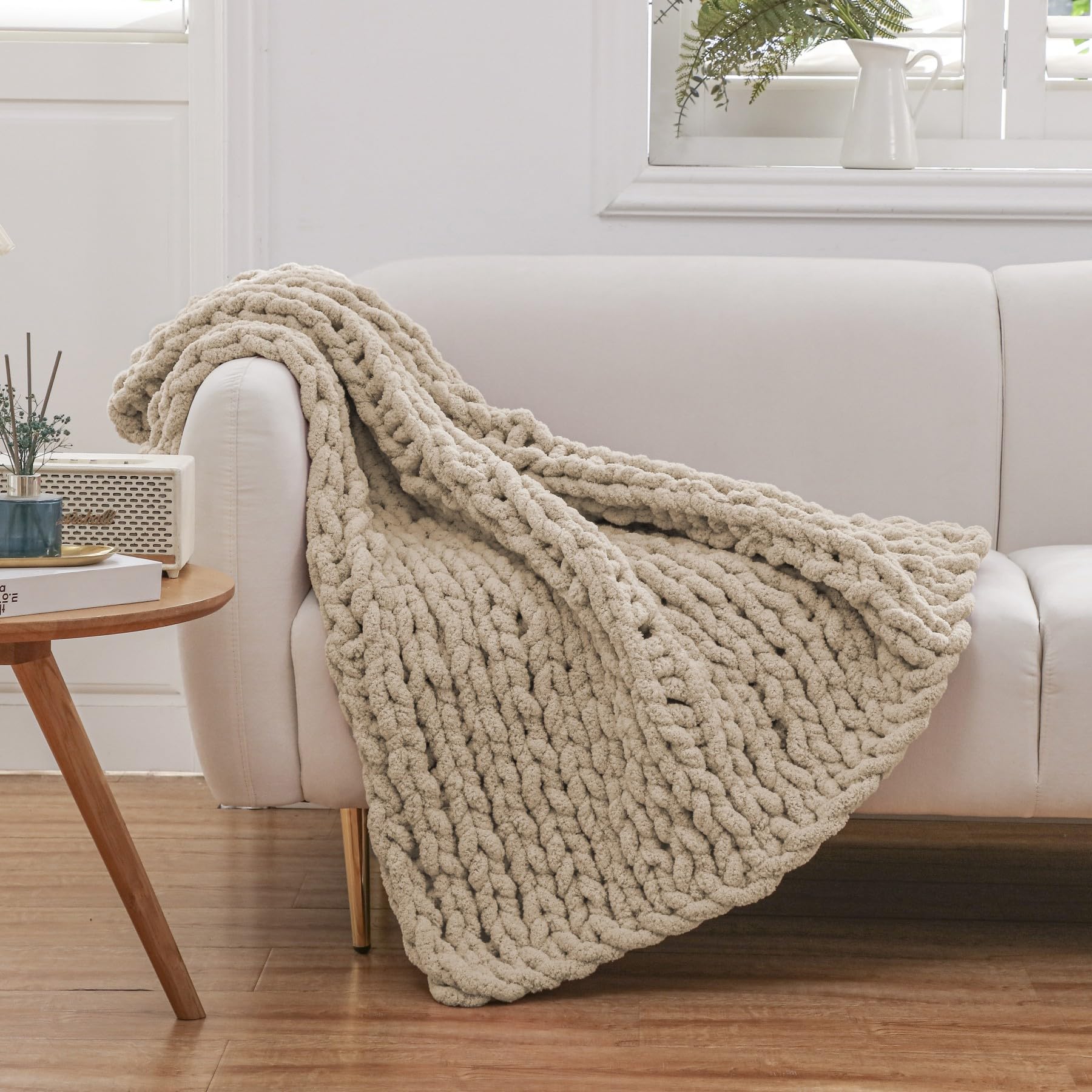 WESHIONGOO Chunky Knit Blanket Throw 40"*40" Knitted Throw Blankets for Couch Bed Fluffy Soft Blanket with Jumbo Chenille Yarn Thick 100% Handmade(Black)