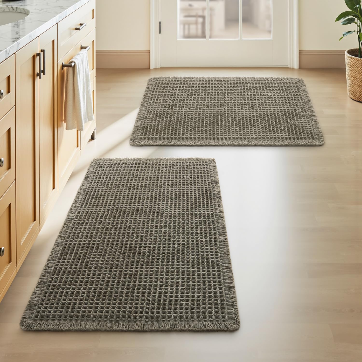 AMOAMI Upgraded Waffle Bath Mat, Super Absorbent Non Slip Bath Mats for Bathroom Floor, Machine Washable Bathroom Rugs with Tassels, Rubber Backed Bathroom Mats, Ultra Soft, 17" x 24", Brown