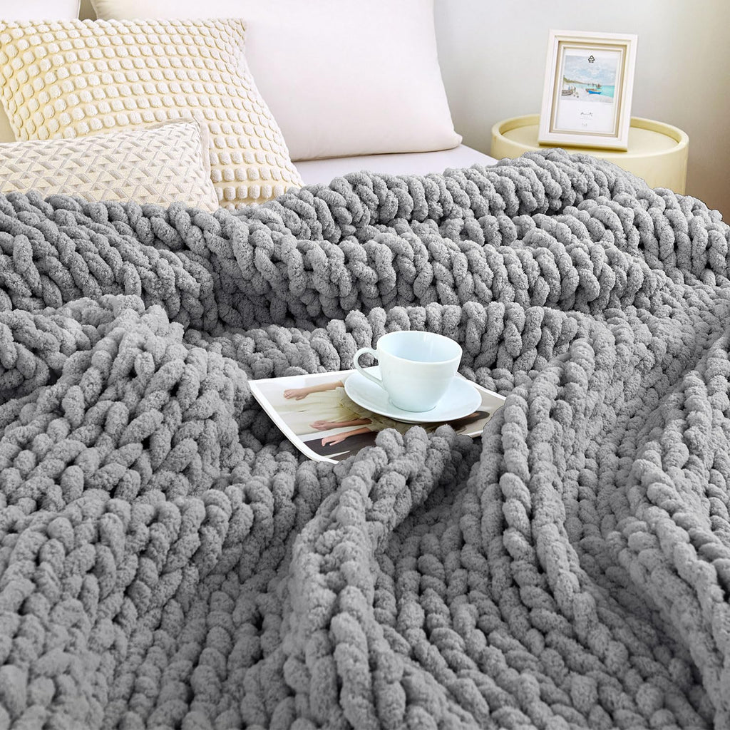 Admitrack Chunky Knit Blanket Throw 51"x63", 100% Hand Knit Chenille Throw Blanket for Sofa & Home Decor, Soft and Cozy Knitted Throw Blankets (Ivory，51"x63")