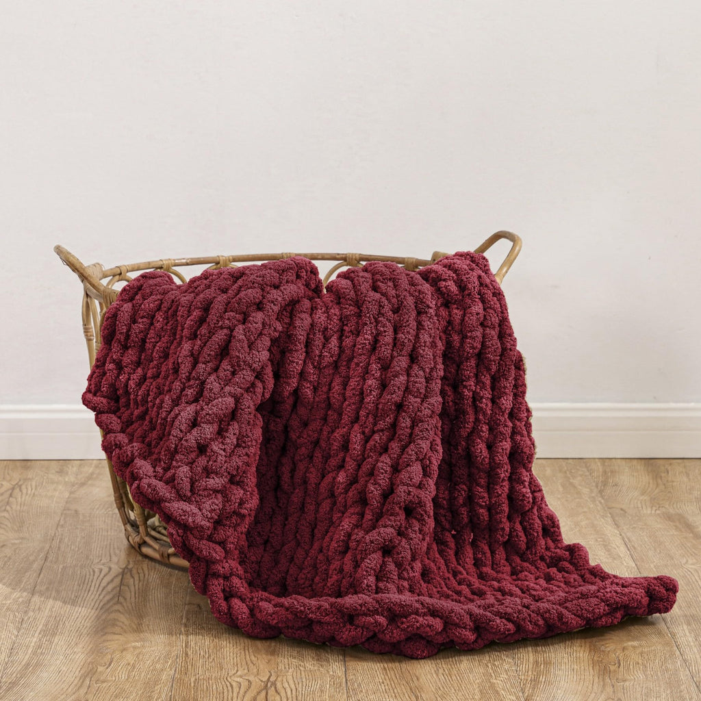 WESHIONGOO Chunky Knit Blanket Throw 40"*40" Knitted Throw Blankets for Couch Bed Fluffy Soft Blanket with Jumbo Chenille Yarn Thick 100% Handmade(Black)