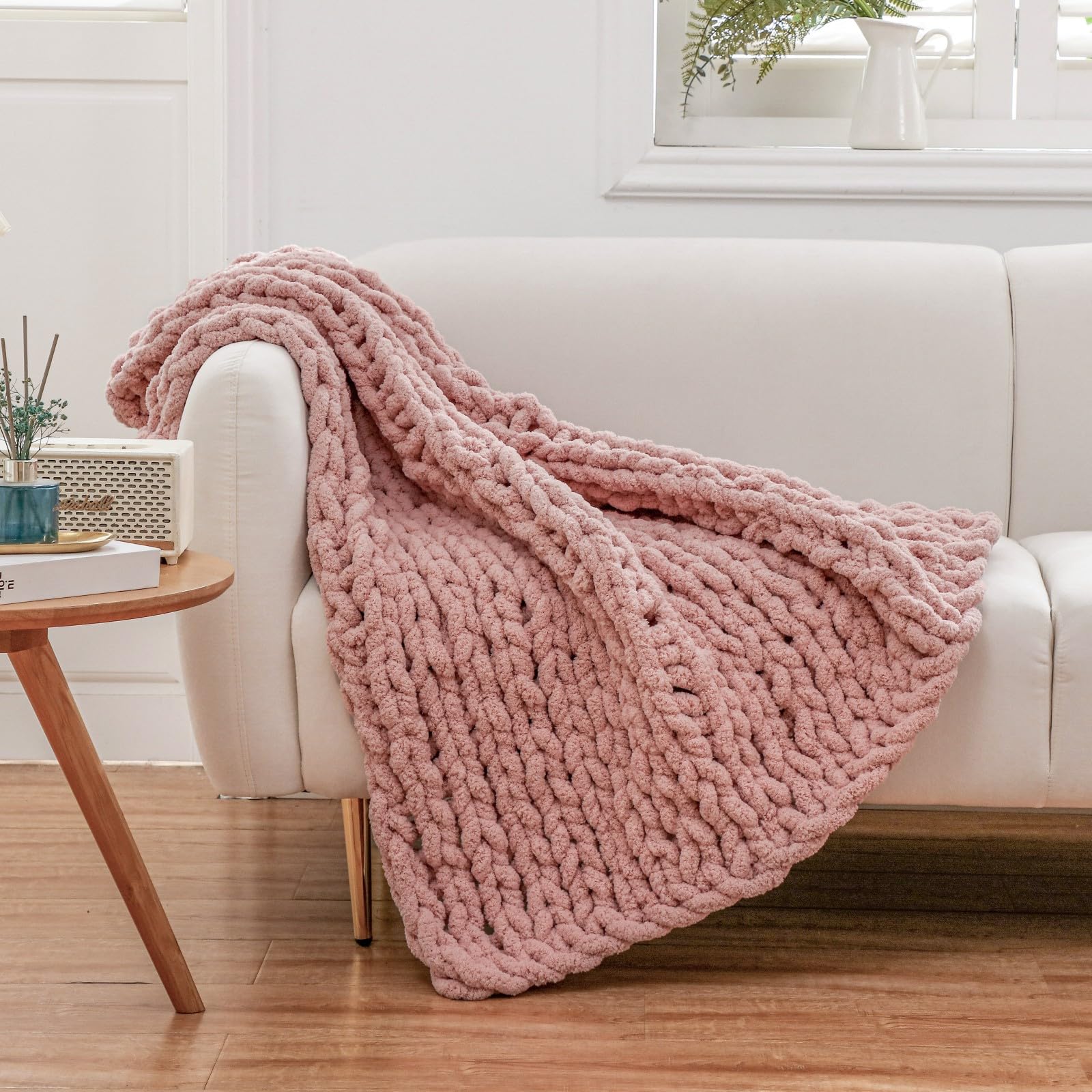 WESHIONGOO Chunky Knit Blanket Throw 40"*40" Knitted Throw Blankets for Couch Bed Fluffy Soft Blanket with Jumbo Chenille Yarn Thick 100% Handmade(Black)