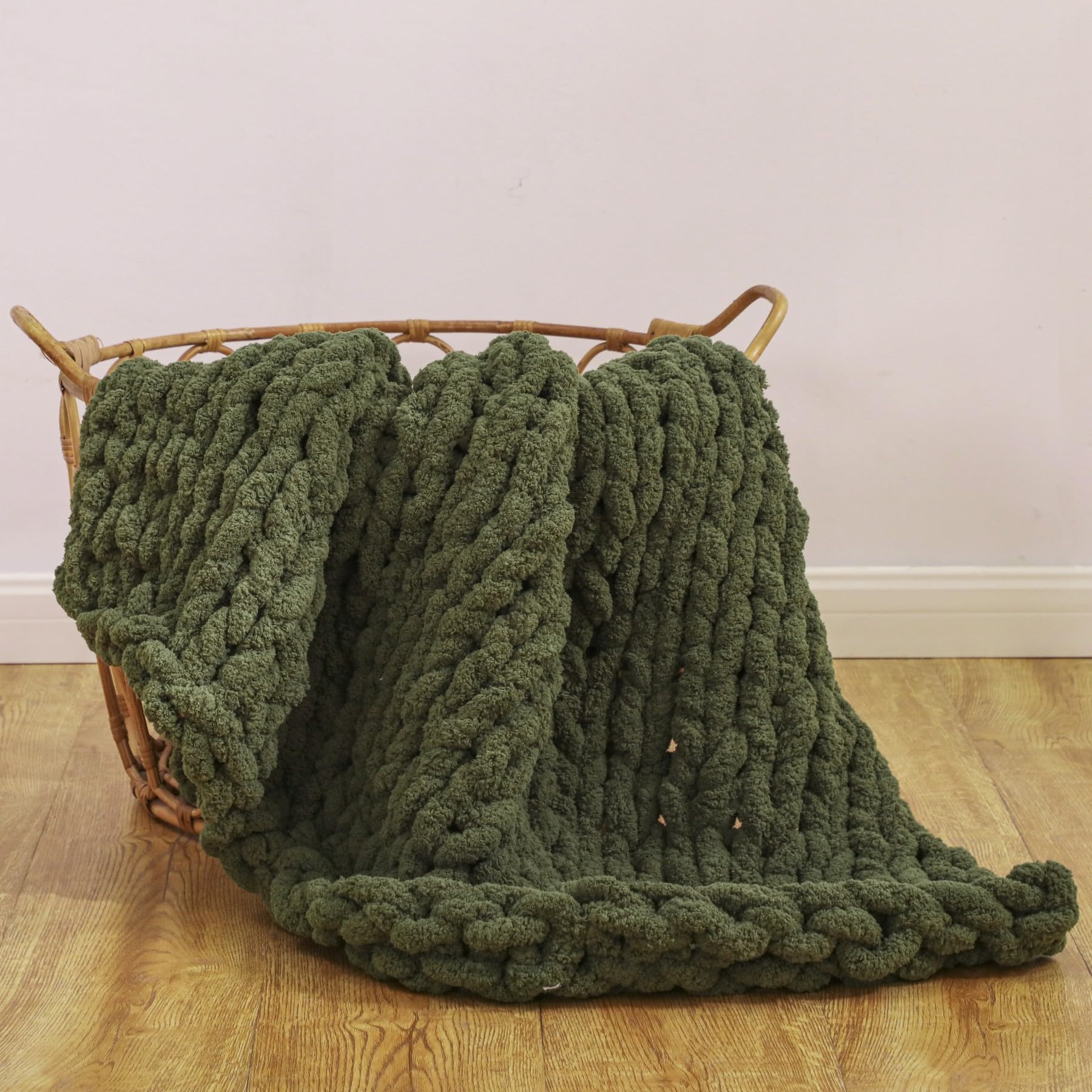 WESHIONGOO Chunky Knit Blanket Throw 40"*40" Knitted Throw Blankets for Couch Bed Fluffy Soft Blanket with Jumbo Chenille Yarn Thick 100% Handmade(Black)
