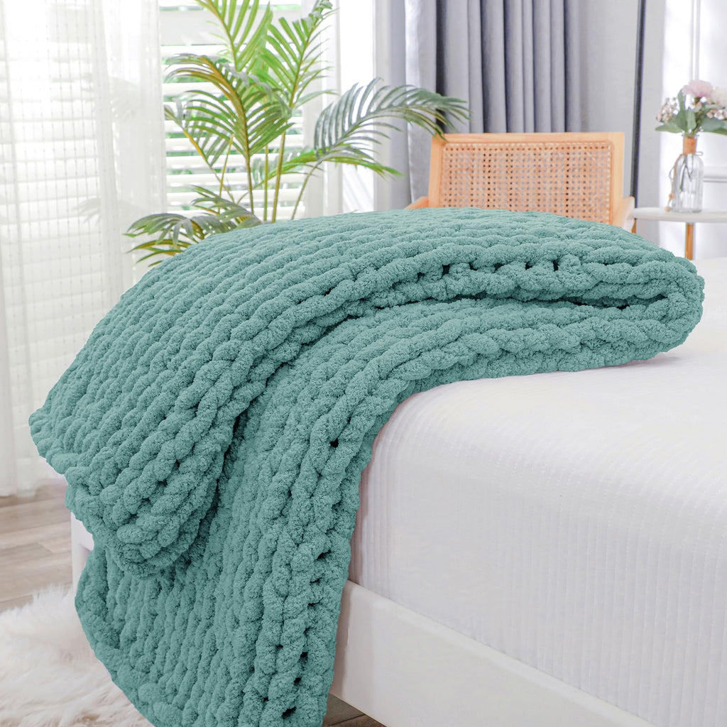 Bigacogo Chunky Knit Throw Blanket for Couch, 40x60 inches, 100% Hand Knitted with Thick Jumbo Chenille Yarn, Cozy Soft Large Rope Knot Cable Crochet Blankets for Sofa Bed Living Room, Beige