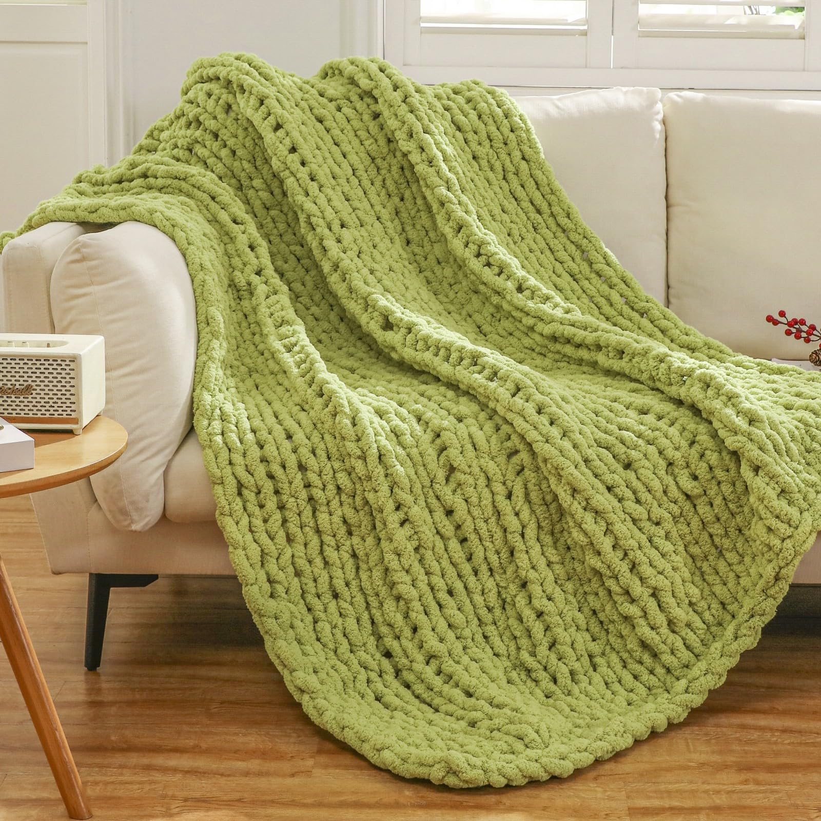 WESHIONGOO Chunky Knit Blanket Throw 40"*40" Knitted Throw Blankets for Couch Bed Fluffy Soft Blanket with Jumbo Chenille Yarn Thick 100% Handmade(Black)