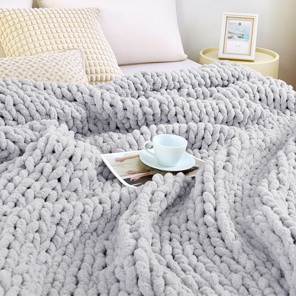 Admitrack Chunky Knit Blanket Throw 51"x63", 100% Hand Knit Chenille Throw Blanket for Sofa & Home Decor, Soft and Cozy Knitted Throw Blankets (Ivory，51"x63")