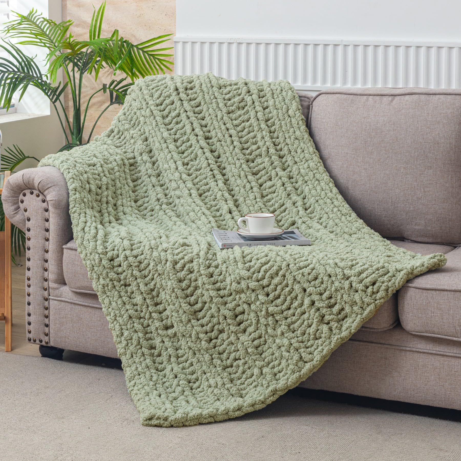 WESHIONGOO Chunky Knit Blanket Throw 40"*40" Knitted Throw Blankets for Couch Bed Fluffy Soft Blanket with Jumbo Chenille Yarn Thick 100% Handmade(Black)