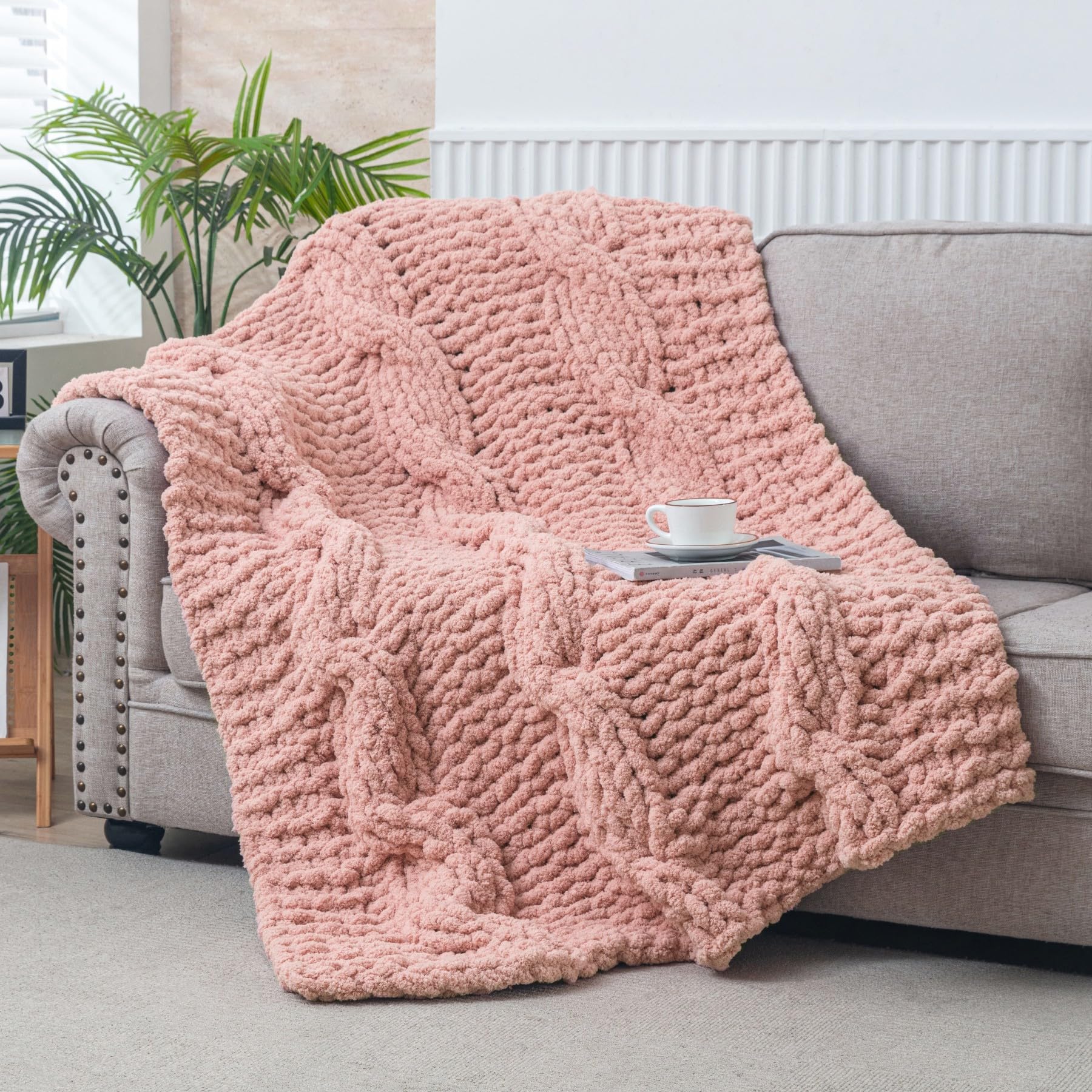 WESHIONGOO Chunky Knit Blanket Throw 40"*40" Knitted Throw Blankets for Couch Bed Fluffy Soft Blanket with Jumbo Chenille Yarn Thick 100% Handmade(Black)